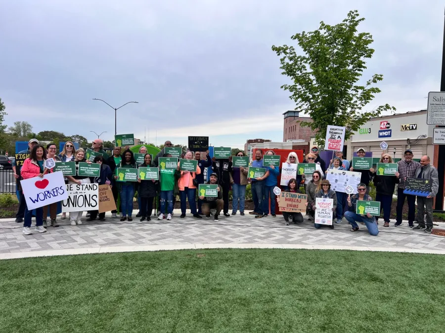Group photo of Salisbury union members 